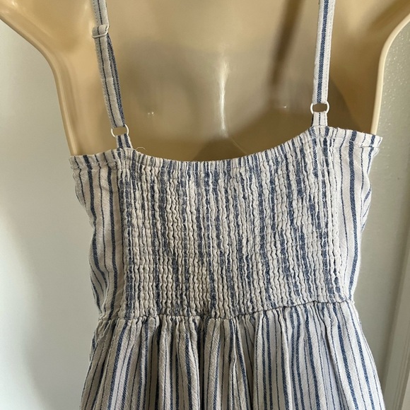Old Navy Linen Blend Blue and White Striped Jumpsuit w/ Pockets - Picture 4 of 9